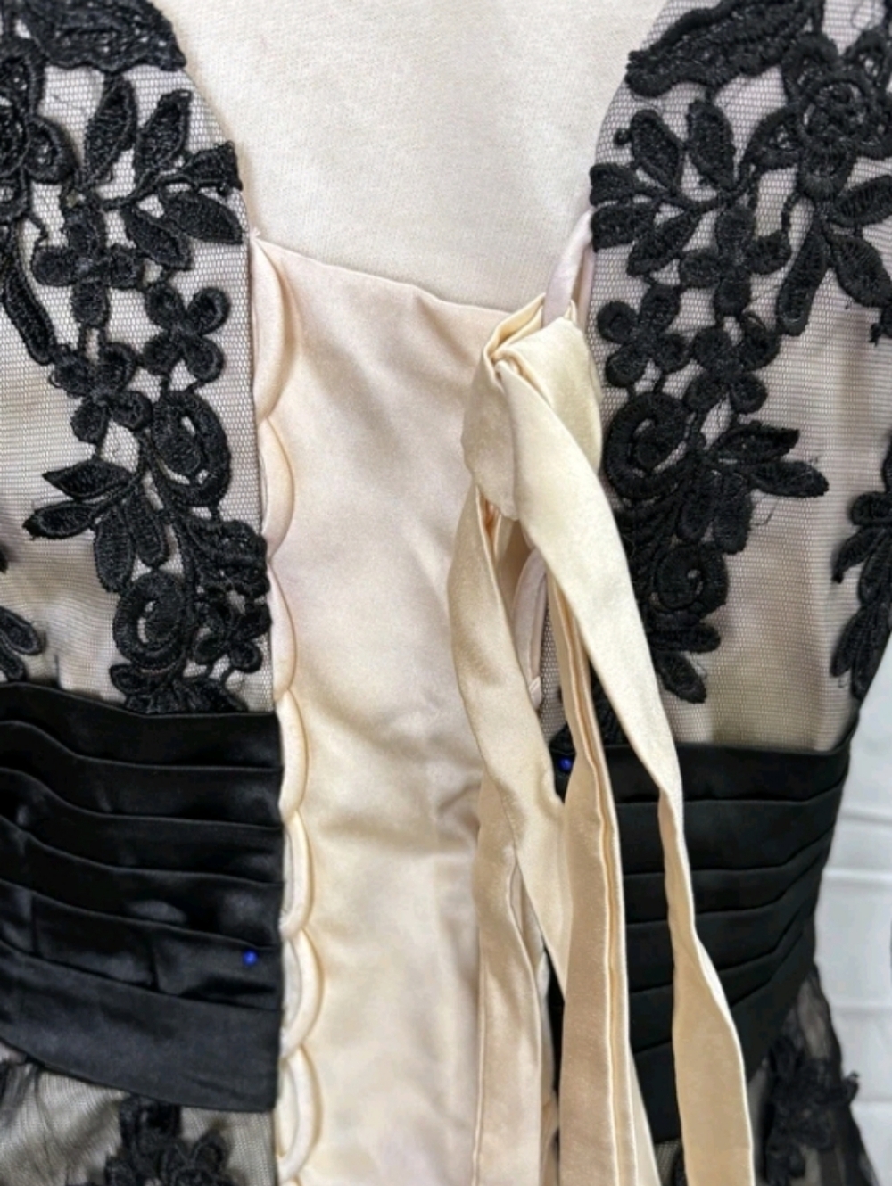 Elegant Black Lace Overlay Midi Dress - Taupe Underlay - Picture 8 of 8